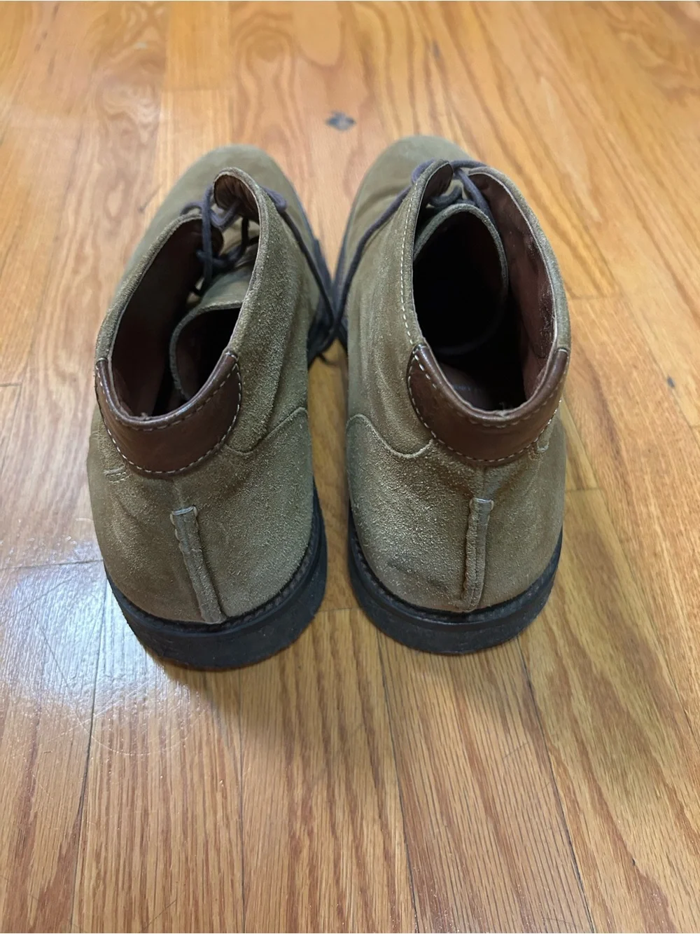 Johnston & Murphy Olive Suede Chukka Boots